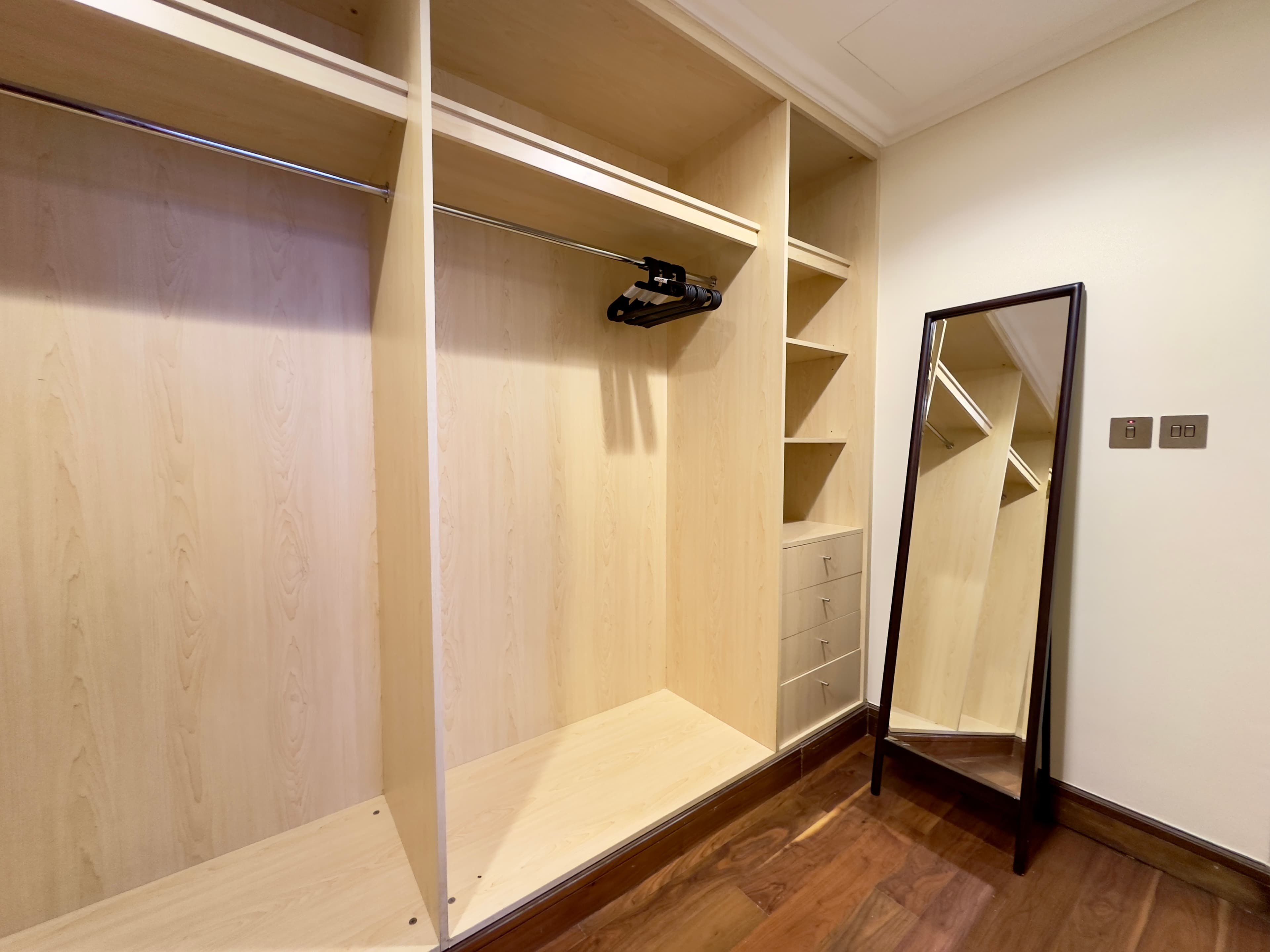 504 Grandeur Taj - 4