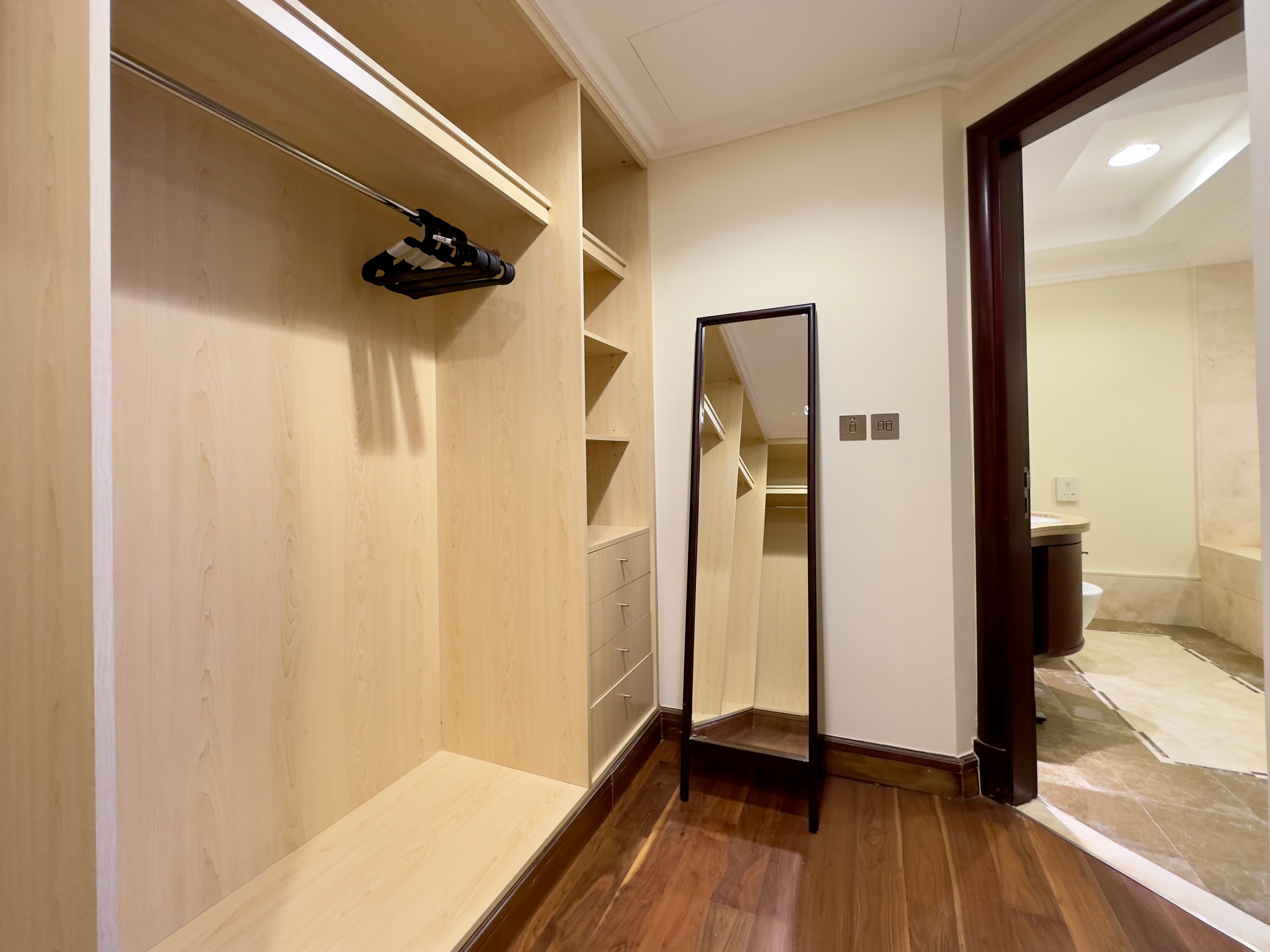 504 Grandeur Taj - 5