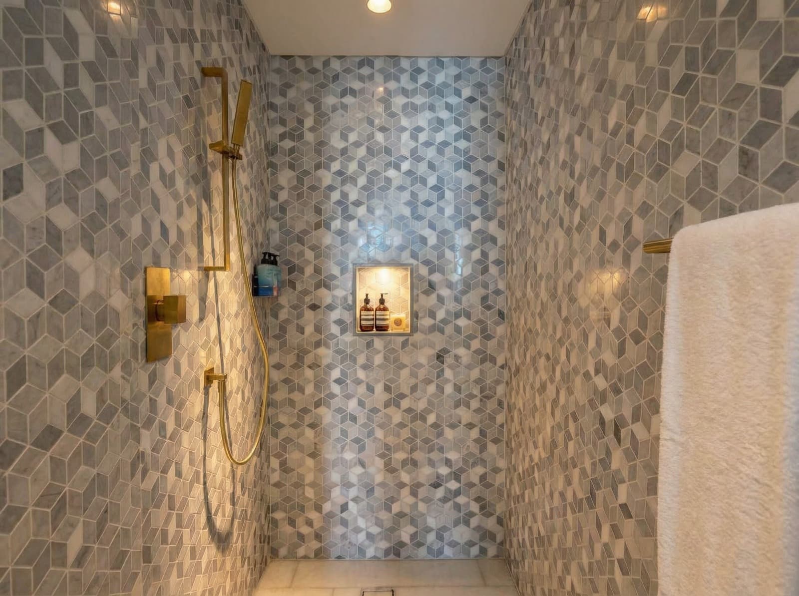 41007 Five Residences - 7